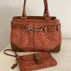 Top handle boucle Coach bag